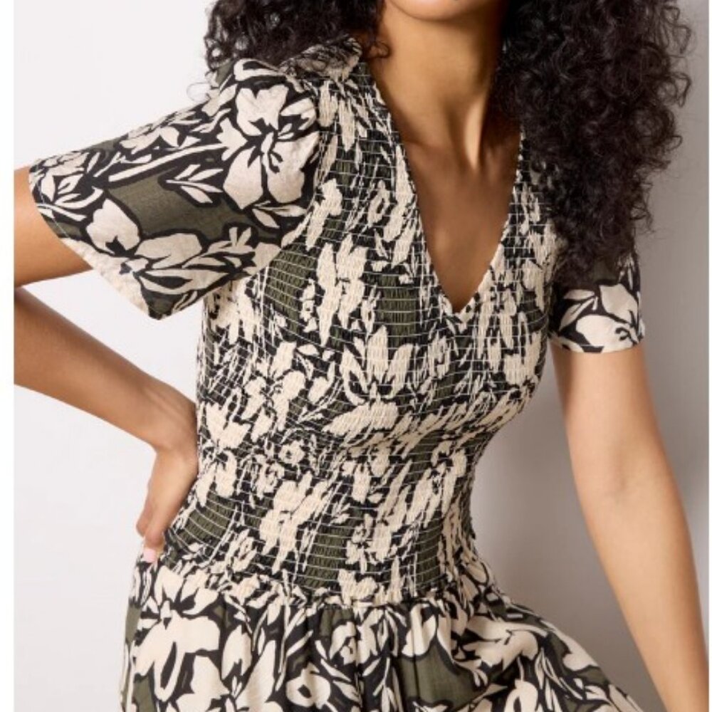 Evereve- Carson Floral Top- Never worn
